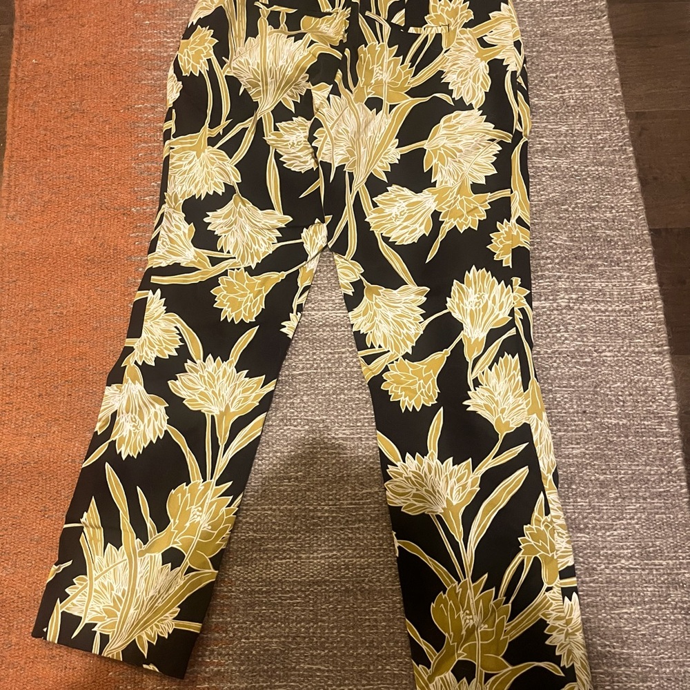 Ann taylor crop pants in black & mustard